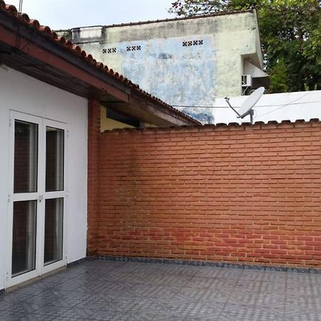 Casa Proxima A Praia Гуаружа Екстериор снимка